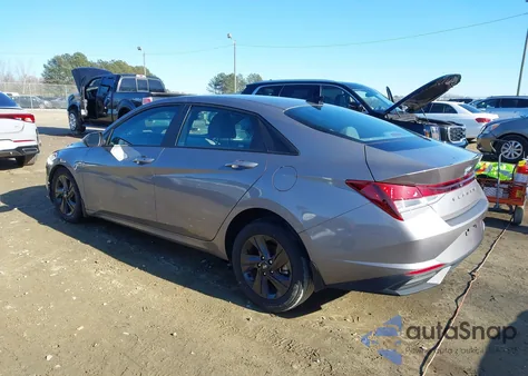2022 Hyundai Elantra Sel z USA, uszkodzony, nr VIN KMHLM4AG4NU275953
